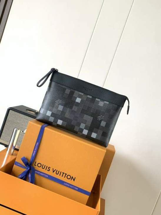 Picture of Louis Vuitton Wallets _SKUfw240127775fw
